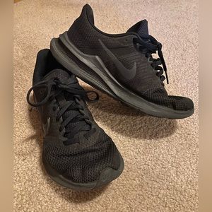 Black Size 6 Nikes